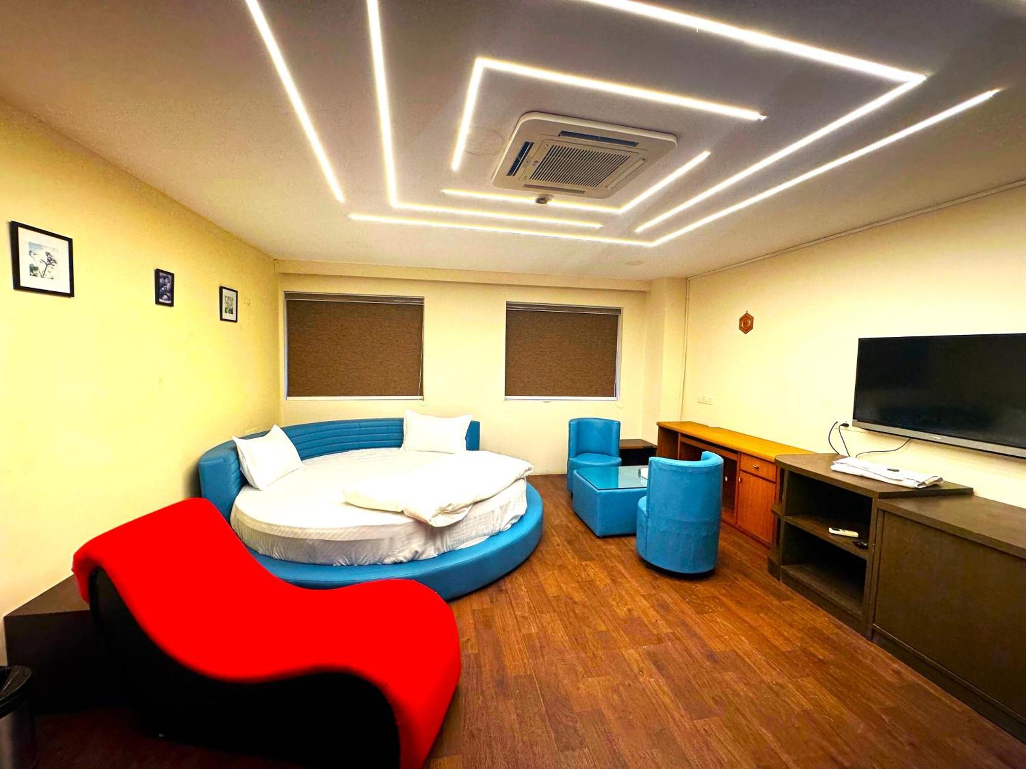 Aundh Elite Stay Pune Exterior photo